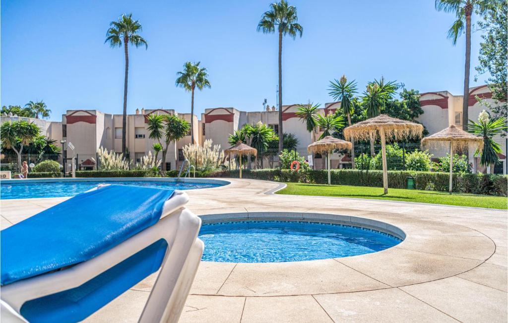 Bazén v ubytovaní Nice Apartment In Riviera Del Sol alebo v jeho blízkosti