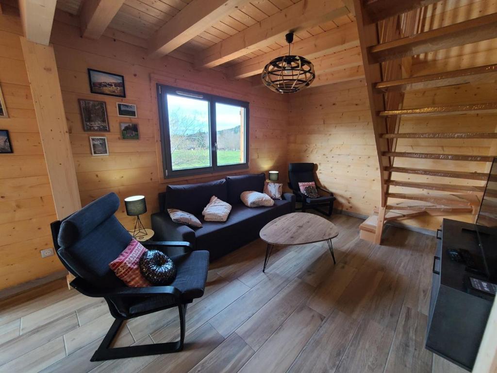 Zdjęcie z galerii obiektu Chalet individuel avec TV, WIFI et cuisine équipée, près de sentiers de randonnée et stations de ski - FR-1-589-472 w mieście Girmont-Val-dʼAjol