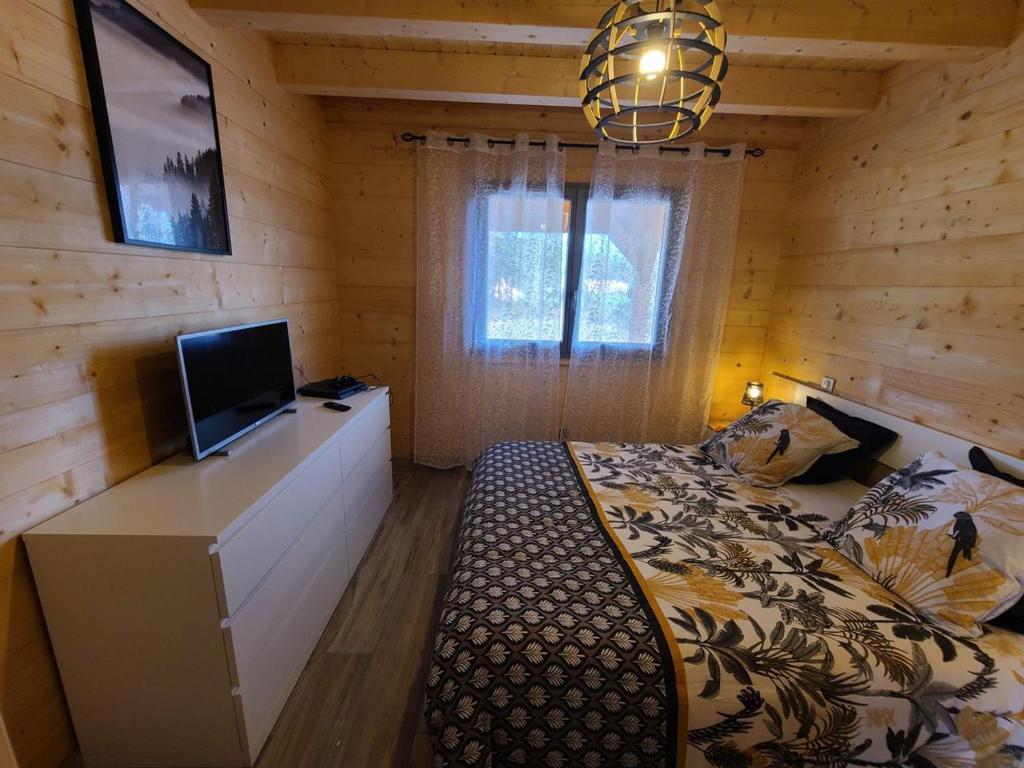 Zdjęcie z galerii obiektu Chalet individuel avec TV, WIFI et cuisine équipée, près de sentiers de randonnée et stations de ski - FR-1-589-472 w mieście Girmont-Val-dʼAjol