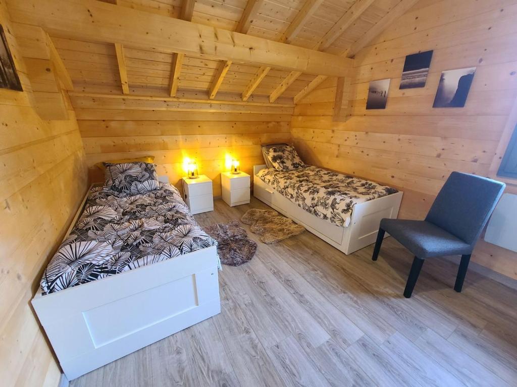 Zdjęcie z galerii obiektu Chalet individuel avec TV, WIFI et cuisine équipée, près de sentiers de randonnée et stations de ski - FR-1-589-472 w mieście Girmont-Val-dʼAjol