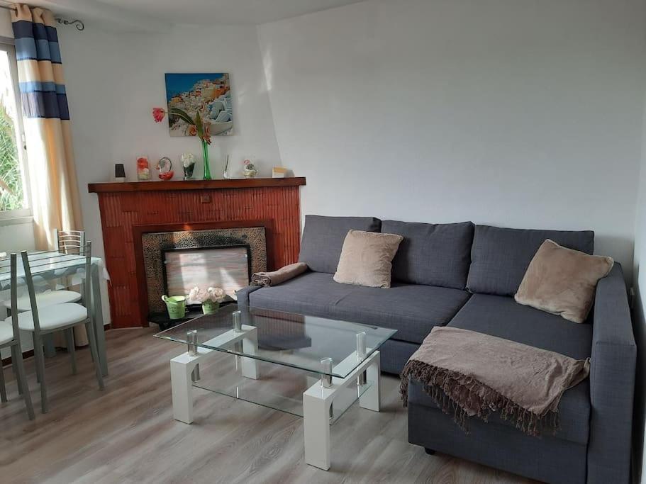 Posezení v ubytování Private villa with heated pool close to the beach.