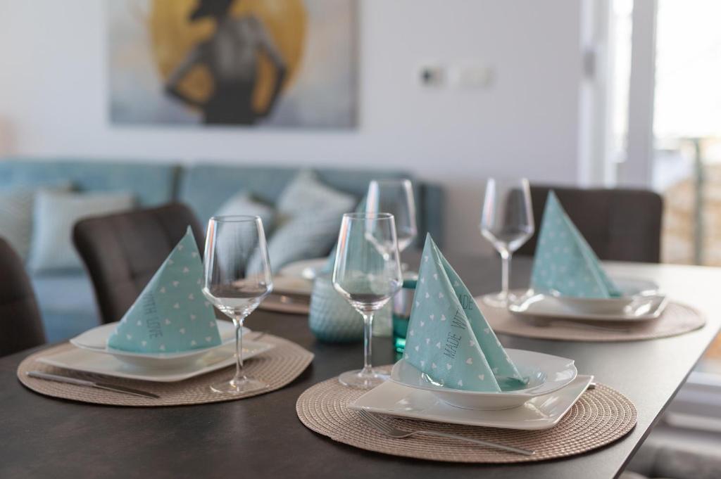 Fotografia z galérie ubytovania VILLA SOLIS LACUS modern Apartment - private heated pool - Smart TV Sky X - Free parking v Njivice