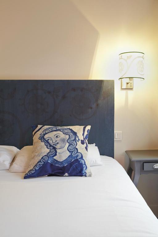 Hôtel St Sernin - Resim 11