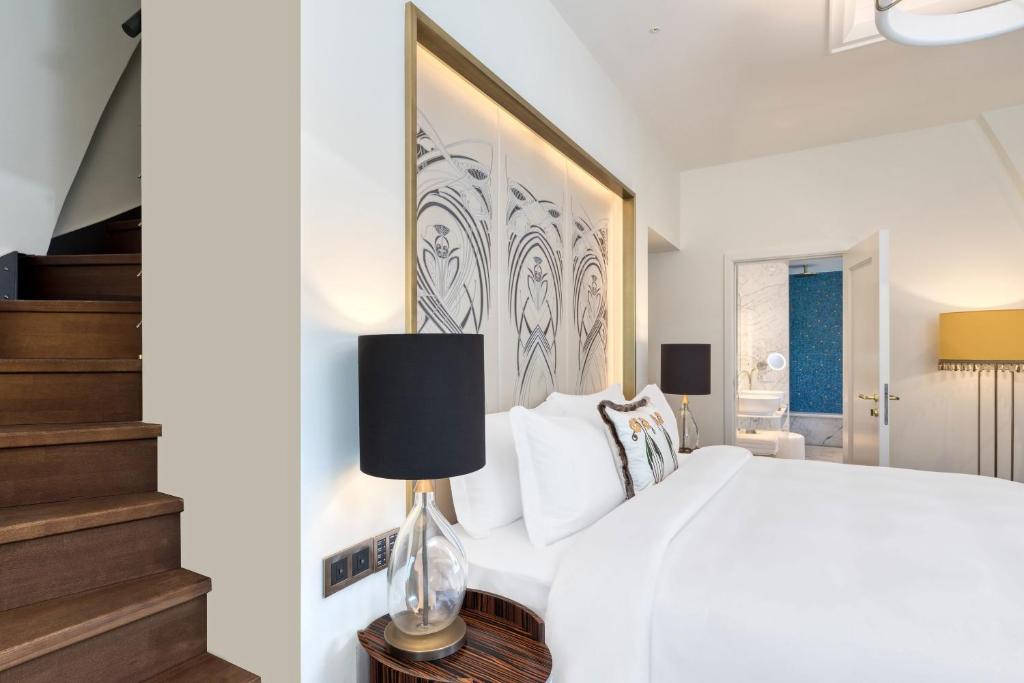 Posteľ alebo postele v izbe v ubytovaní Matild Palace, a Luxury Collection Hotel