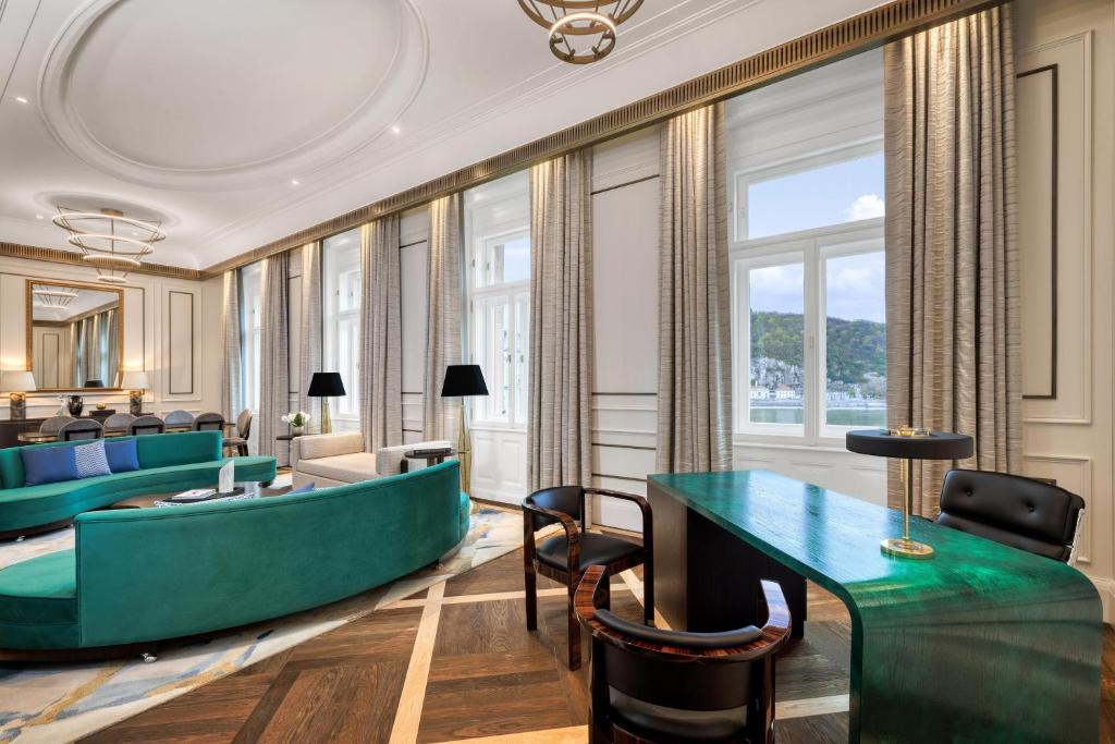 Posedenie v ubytovaní Matild Palace, a Luxury Collection Hotel