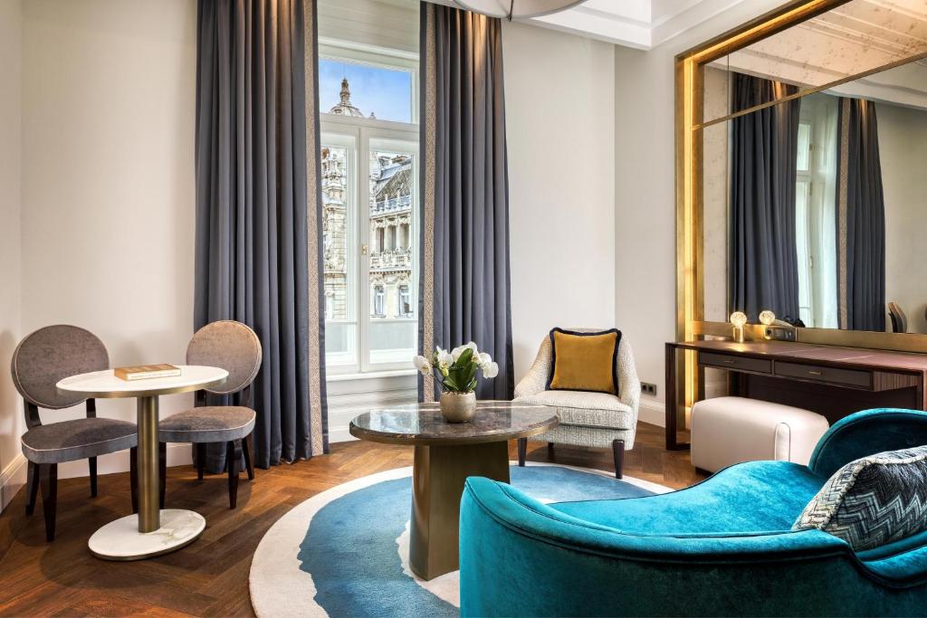 Posedenie v ubytovaní Matild Palace, a Luxury Collection Hotel