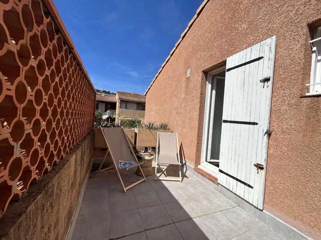 Fotografia z galérie ubytovania Appartement rénové avec 2 terrasses, proche plage, à Sainte-Maxime - Jusqu'à 4 personnes - FR-1-226-493 v destinácii Sainte-Maxime