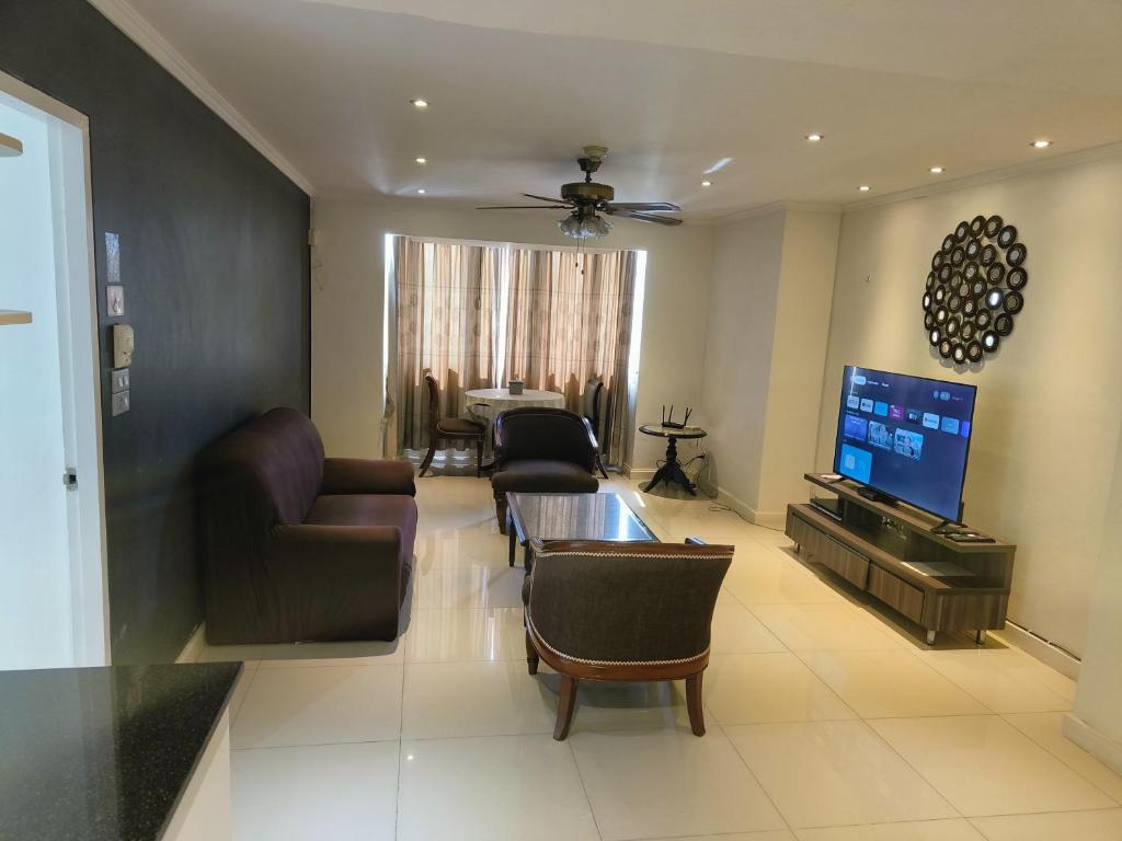Omni Tower Nana Bangkok - Serviced Apartment on Sukhumvit Soi 4 - Resim 36