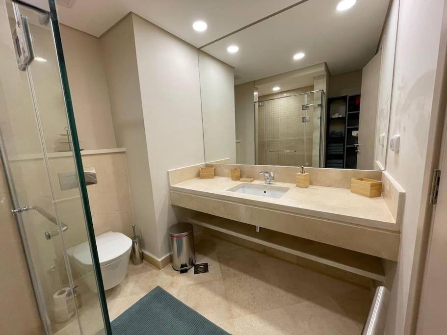 Mangroovy – Splendid 2BR Pool and Sea Front