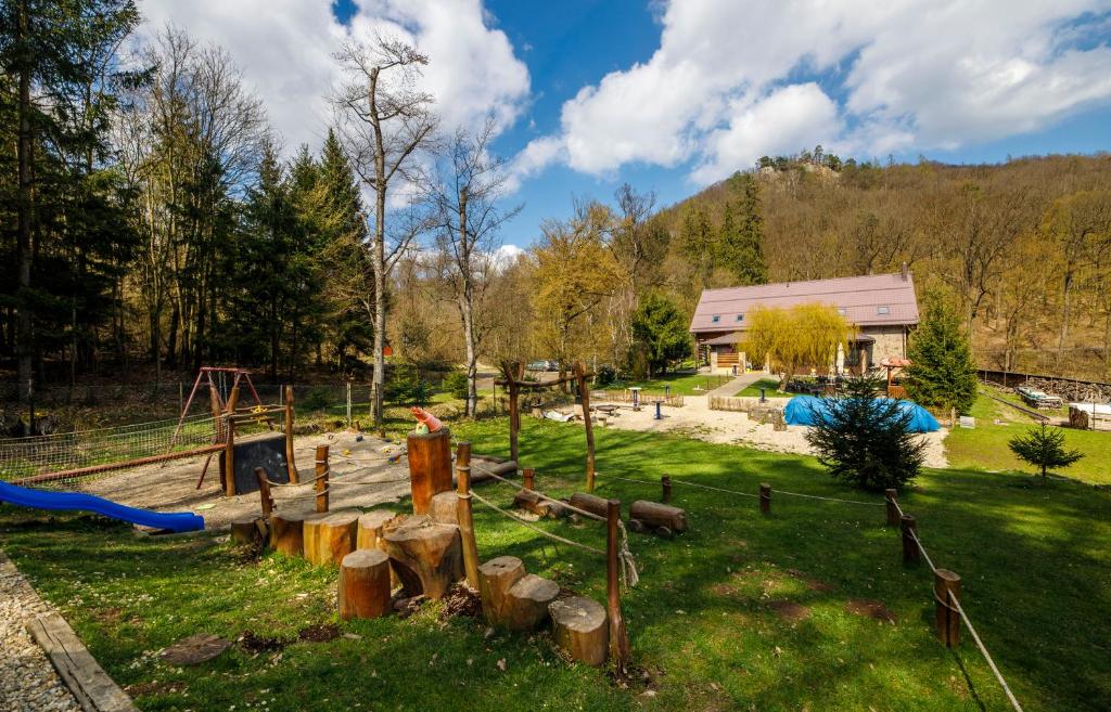 Zahrada ubytování Pod Břesteckou skalou
