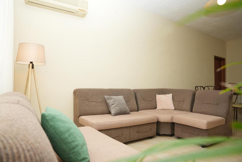 Ogi's Central Apartment - Image 9