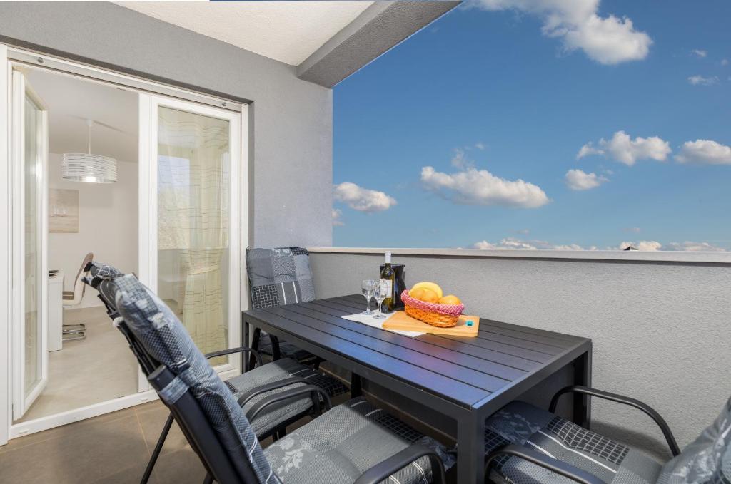 App Pula Lux, Pula (updated prices 2024)