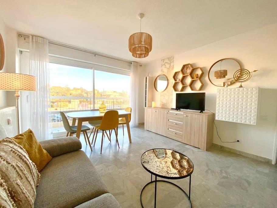 T2 - Le Vadon, Bord de mer