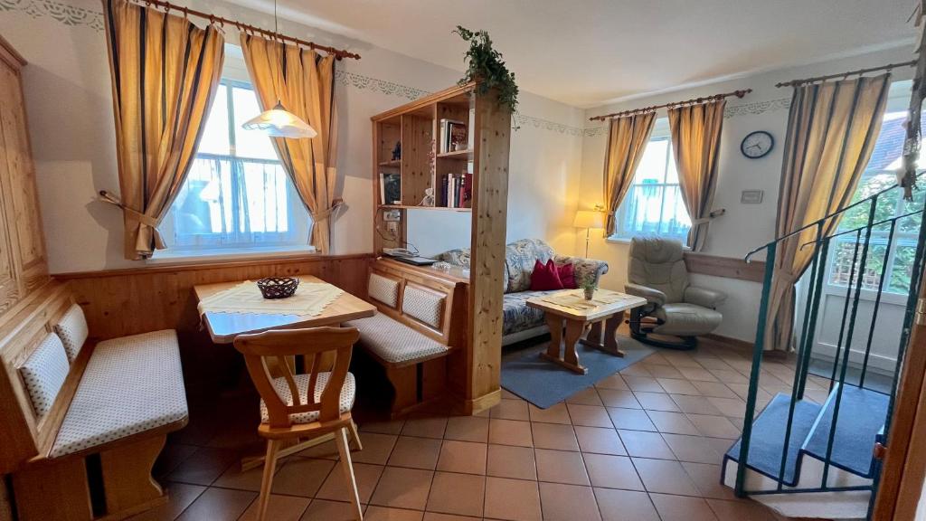 Posezení v ubytování THERMEN - APARTMENT BIODORF Bad Waltersdorf