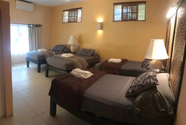 Moxons Beach Club - Habitación Triple Con Vista Al Jardín