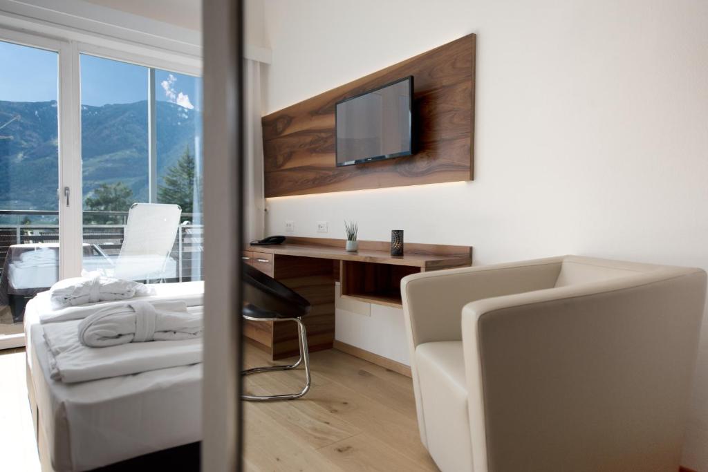 Nespecifikovaný výhled na hory nebo výhled na hory při pohledu z hotelu