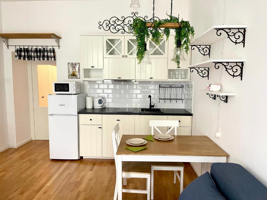 Centrum Bohemia Apartment - One-Bedroom Apartment