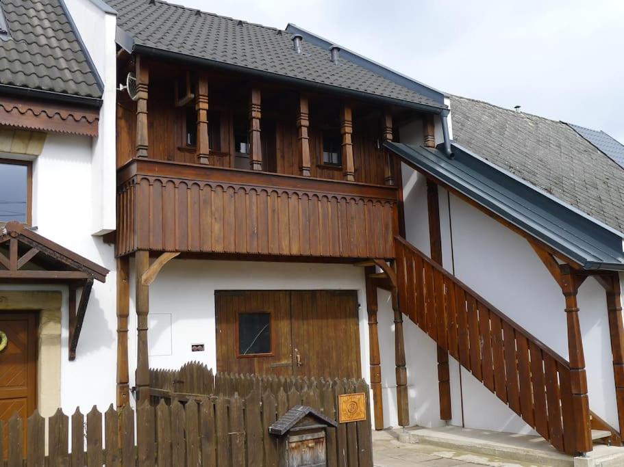 Budova, kde se apartmán nachází