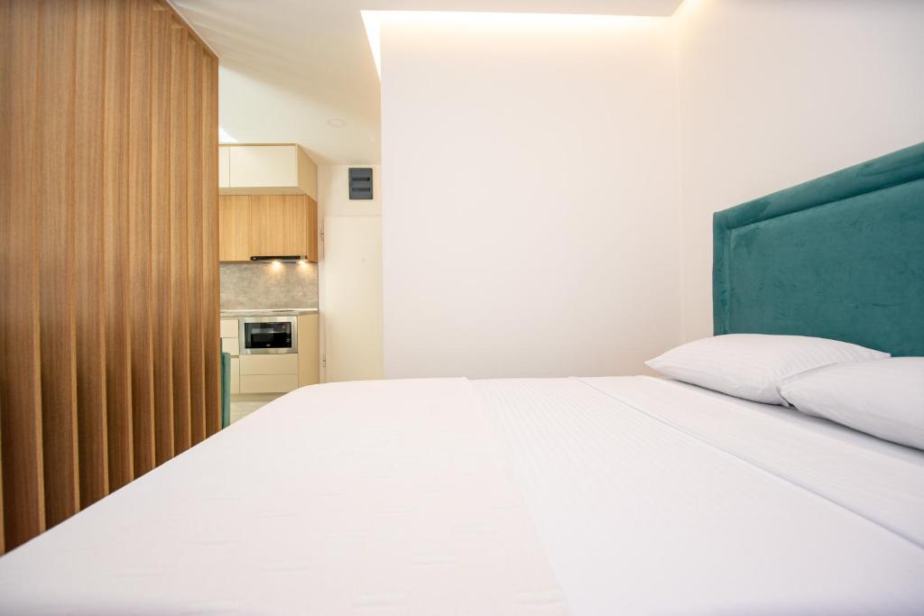 Aura Tower Aparments by In Property - Queen Studio