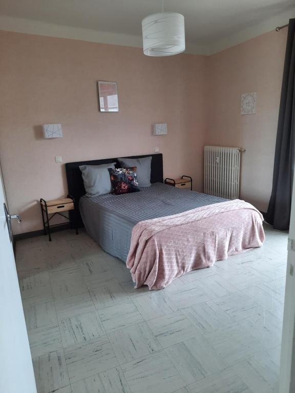 Posteľ alebo postele v izbe v ubytovaní Ruthen'Stay 1 bedroom Apartment