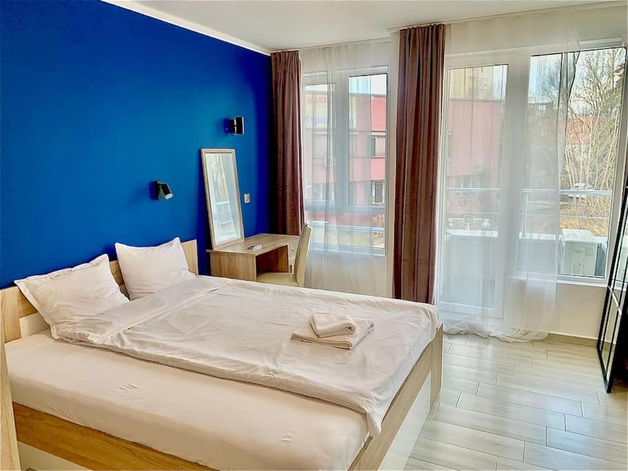Blue Lagoon Apartment
