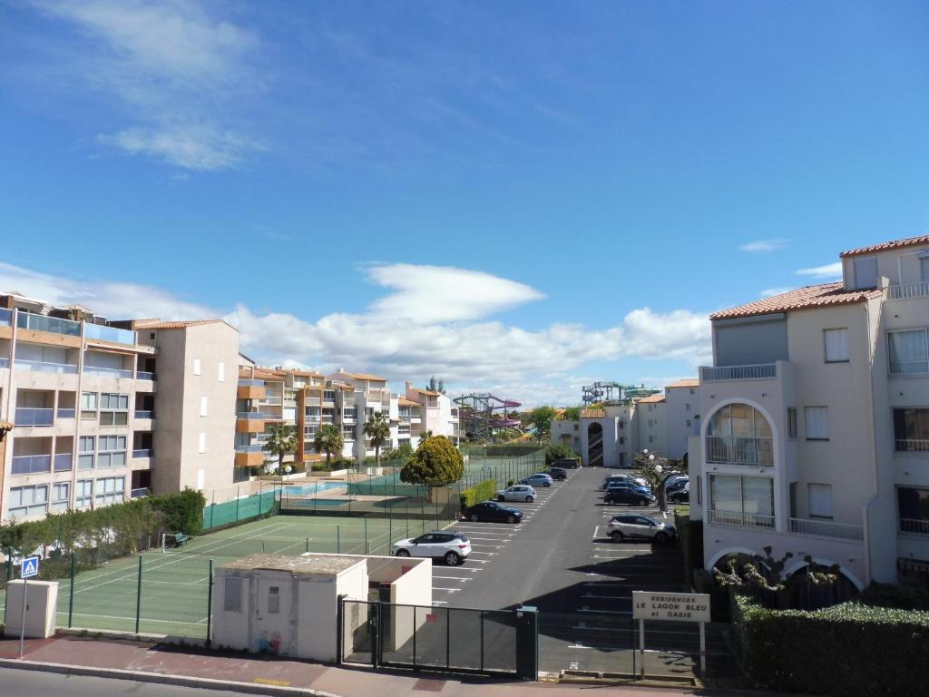 Zdjęcie z galerii obiektu ALOA Joli 2 Pièces avec mezzanine piscine proche plage Richelieu Cap d'Agde w Cap d'Agde