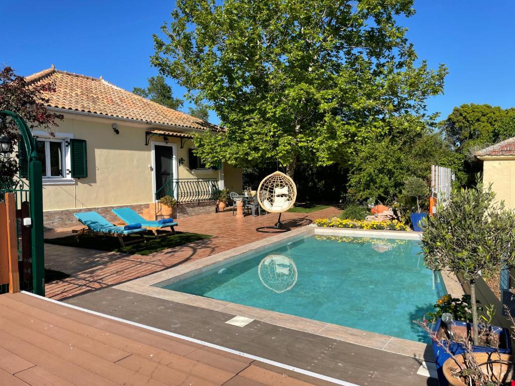 The swimming pool at or close to Villa Pigi