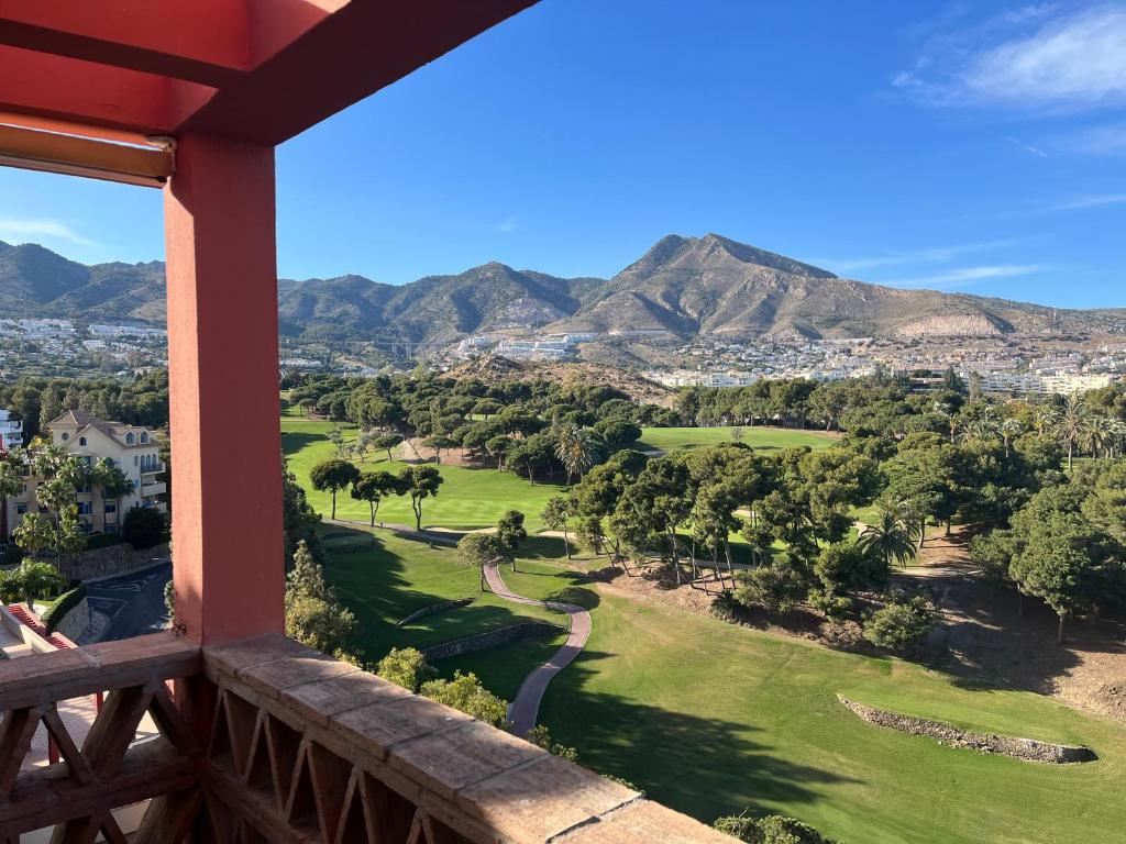 Sea Golf & Mountain View Apartment & Parking