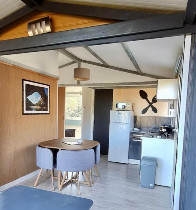 Les Chalets de Labeaume - Family Room With Terrace