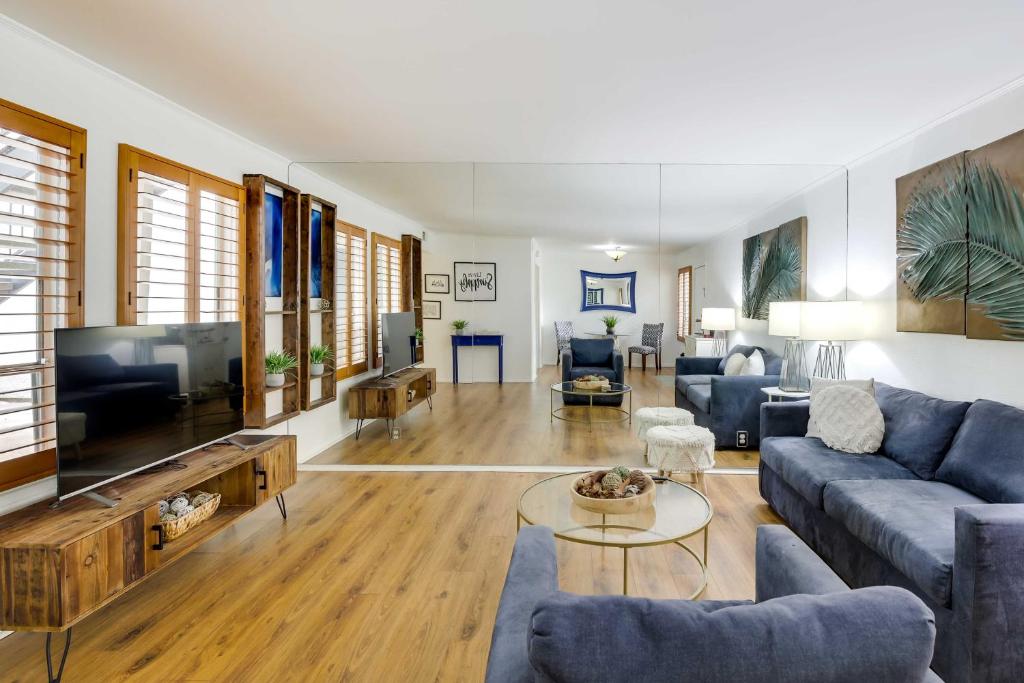 Stylish Knox Henderson Condo with Community Pool!, Dallas (updated