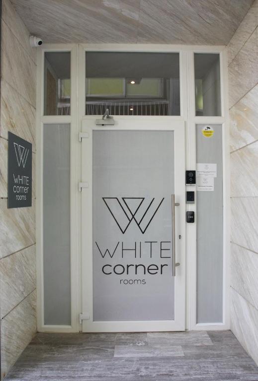 White Corner - Resim 24