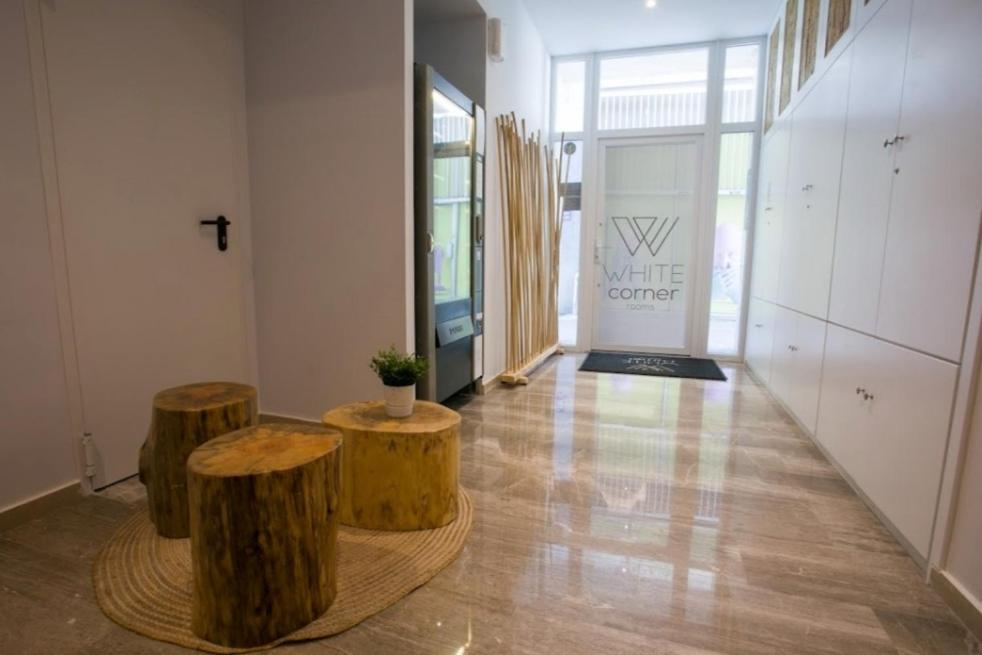 White Corner - Resim 27