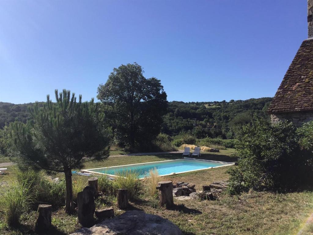 Der Swimmingpool an oder in der N&auml;he von La ferme de Roquedure