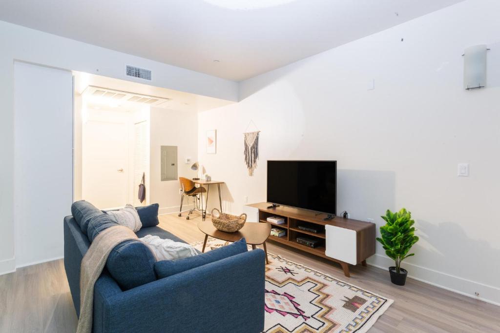 Bright 1BR Near Glendale Galleria with Amenities, Glendale (updated prices 2024)