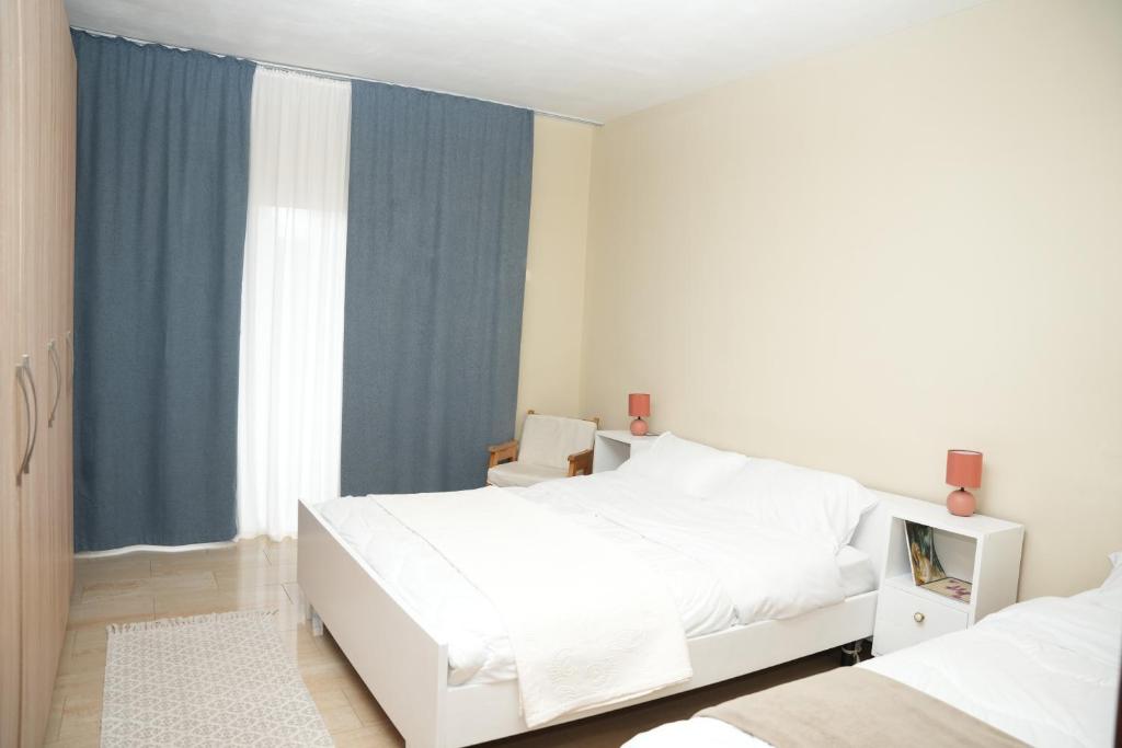 Ogi's Central Apartment - Image 6