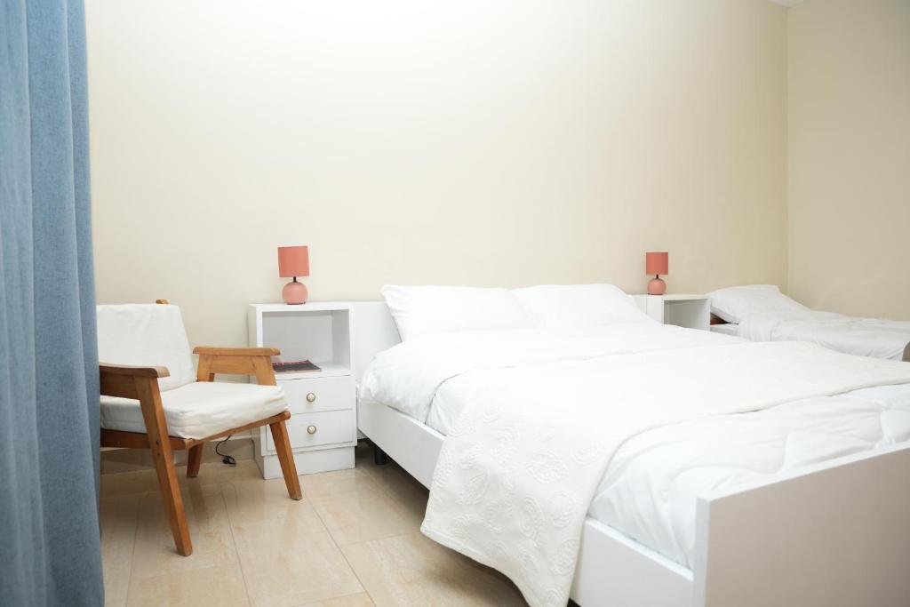 Ogi's Central Apartment - Image 2
