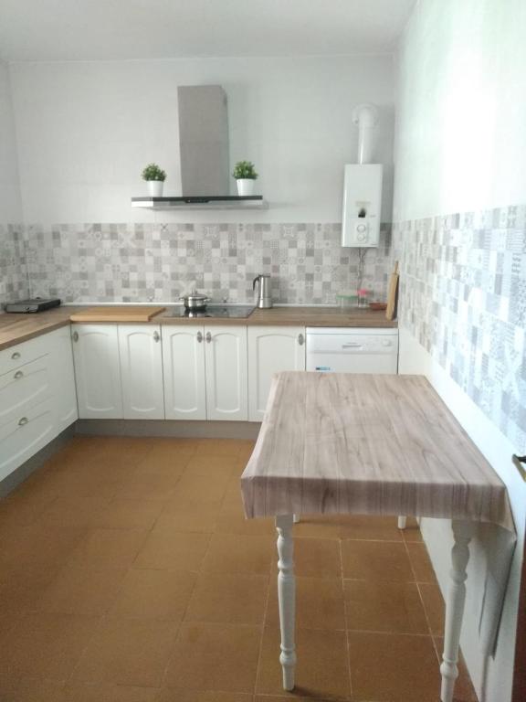 Kuchyňa alebo kuchynka v ubytovaní Casa Rural El Laurel con piscina privada