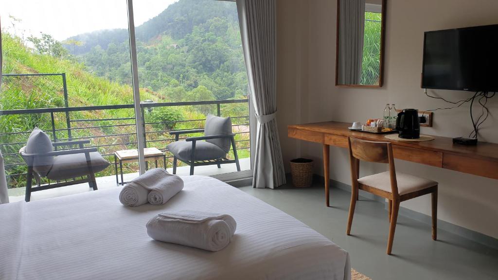 Nespecifikovaný výhled na hory nebo výhled na hory při pohledu z hotelu