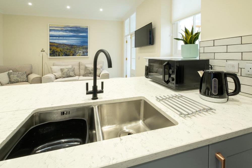Church Farmhouse - Castle View (4 bedroom) & Church View (2 bedroom) - Two-Bedroom House