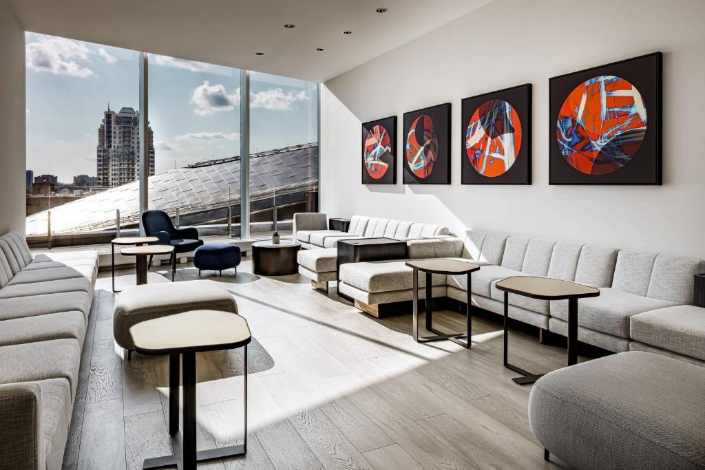 JW Marriott Edmonton ICE District - Resim 44