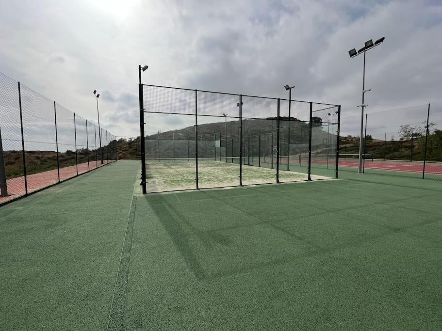 Tenis a/nebo squash v ubytování Trendy villa for 14 pers. nearby Murcia/Alicante nebo okolí