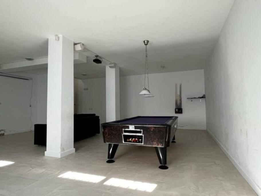 Stolní tenis v ubytování Trendy villa for 14 pers. nearby Murcia/Alicante nebo okolí