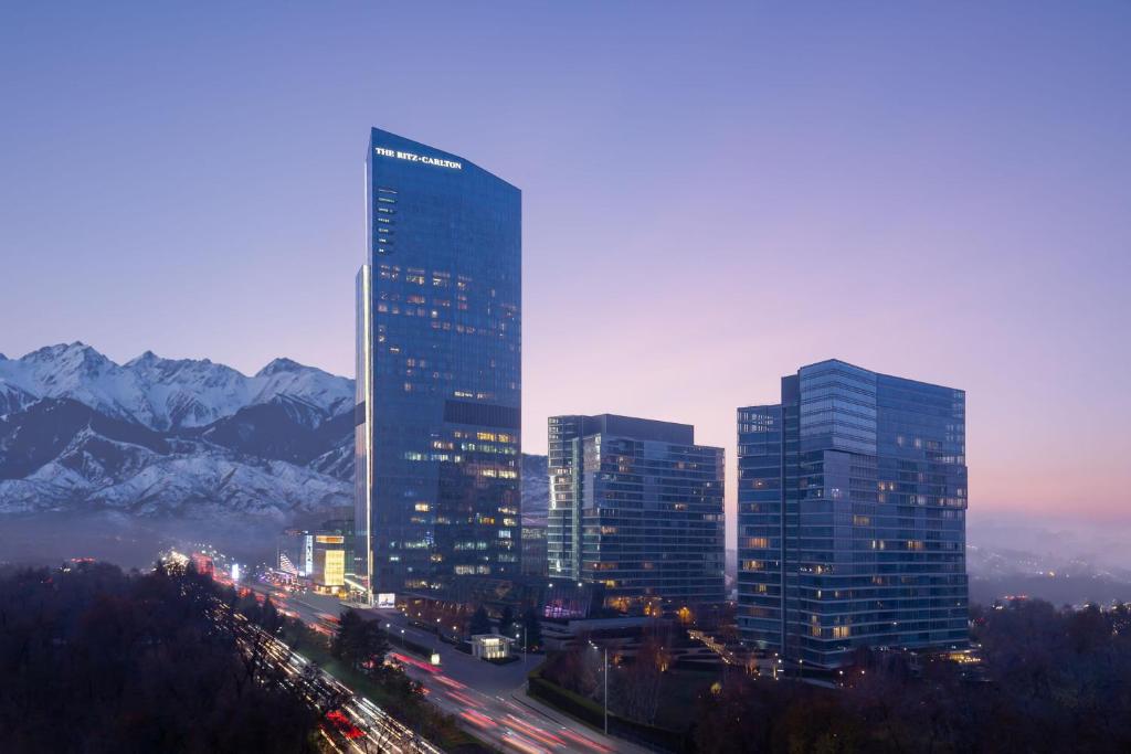 لابی و فضای عمومی The Ritz-Carlton, Almaty - تصویر ۵