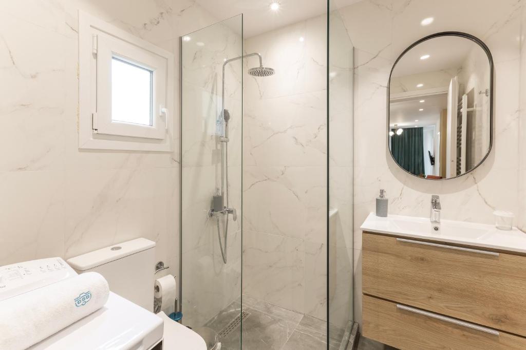 The Caravan Apartments - 8