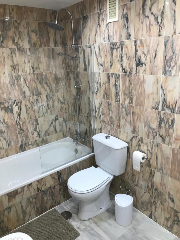 Kúpeľňa v ubytovaní Apartamentos Laguna Beach 2