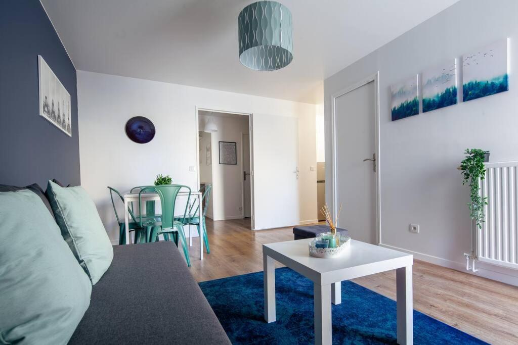 Fotografia z galérie ubytovania T2 Le Clair de Lune 37m2 Proche centre 4 personnes v destinácii Évry-les-Châteaux