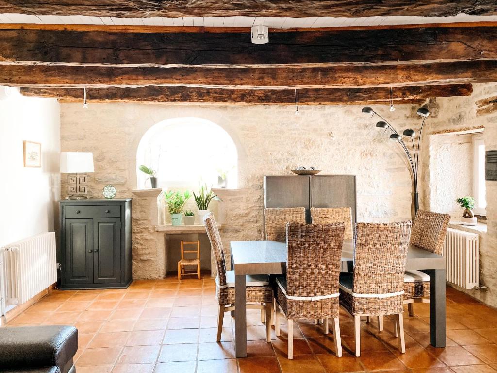 Posezení v ubytování Mas Parenthese - Chambres et Table d'Hôtes