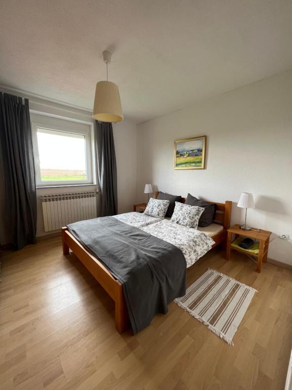 Apartments and Rooms Kristina - Appartamento Con Due Camere Da Letto Con Balcone