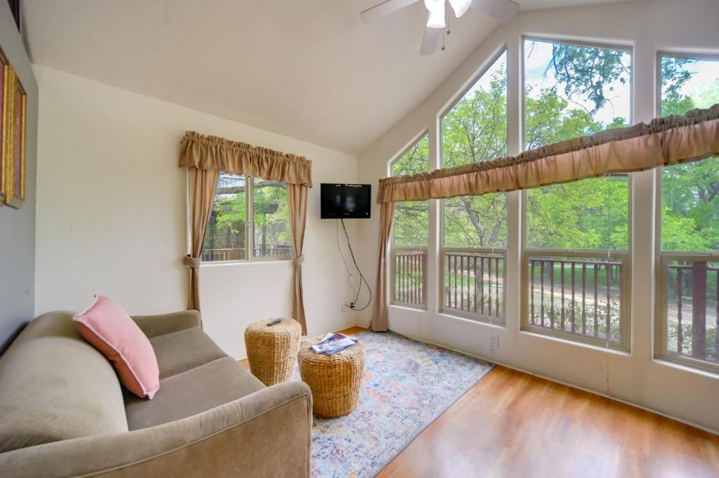 Vacation Home PetFriendly Hill Country Cabin with Shared Hot Tub