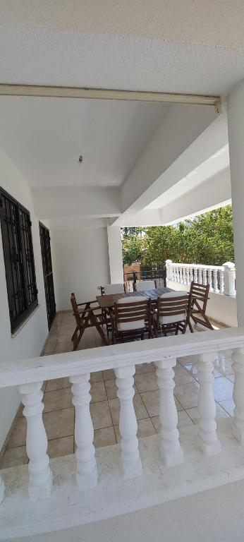 Schöne 2-Zimmer Wohnung + Wohnküche und großer Terasse